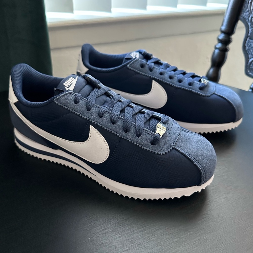 Nike cortez midnight navy / white women’s 8 men’s 6.5 nib new in box